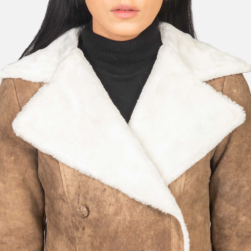 
Vista interior Showing Fully Faux Fur Lined & Dois bolsos interiores funcionais