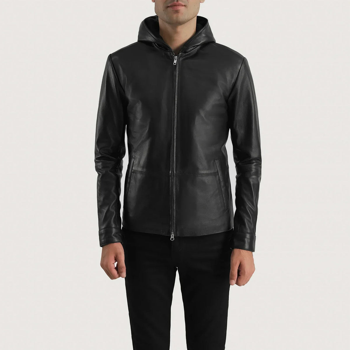 
Andy Matte Preto Hooded Jaqueta de Couro para Homem in Matte Black Sheepskin Leather - Vista frontal e silhueta ajustada | Comprar online