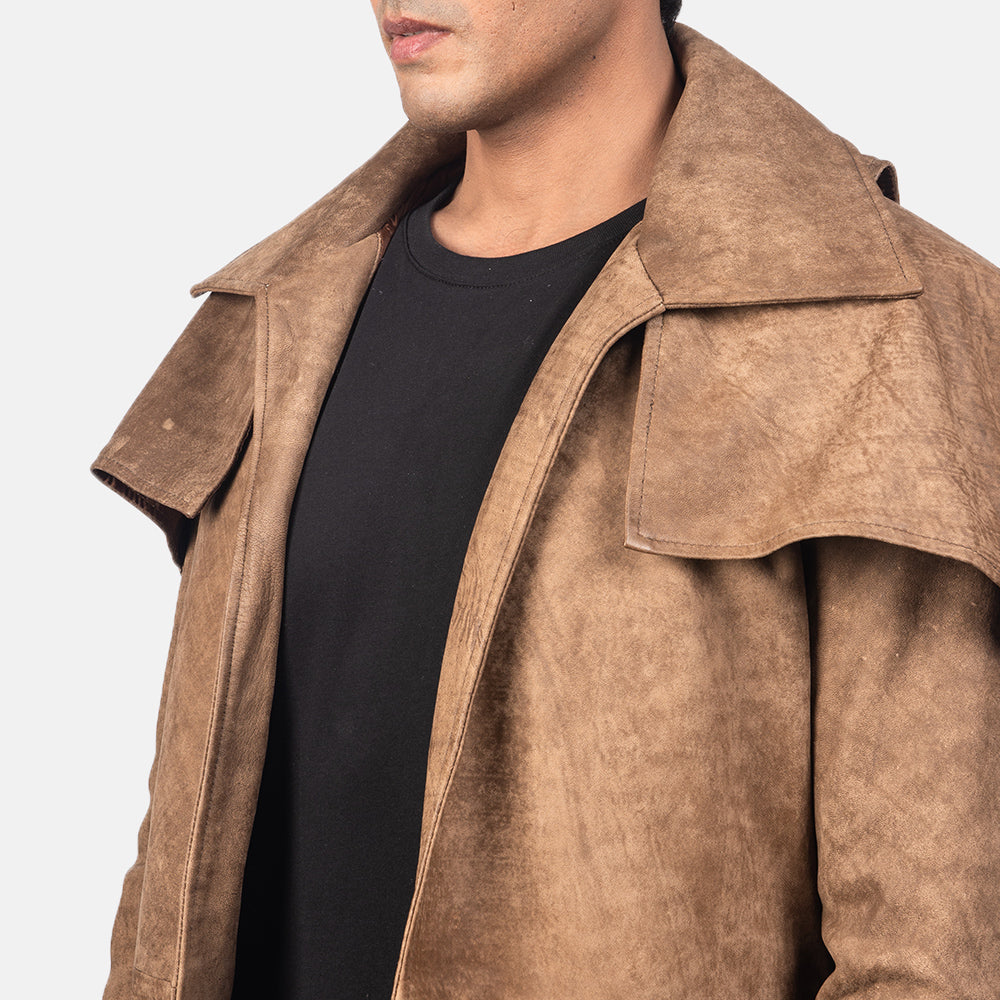 Close-Up Detail of Classic Collar &amp; Heavy-Duty Zipper Hardware on Men's Army Castanho Leather Duster para Homem