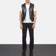 Men's Auden Preto Colete de Couro para Homem - Lateral Side Profile View Showing Sleeve Cut &amp; Athletic Taper Fit