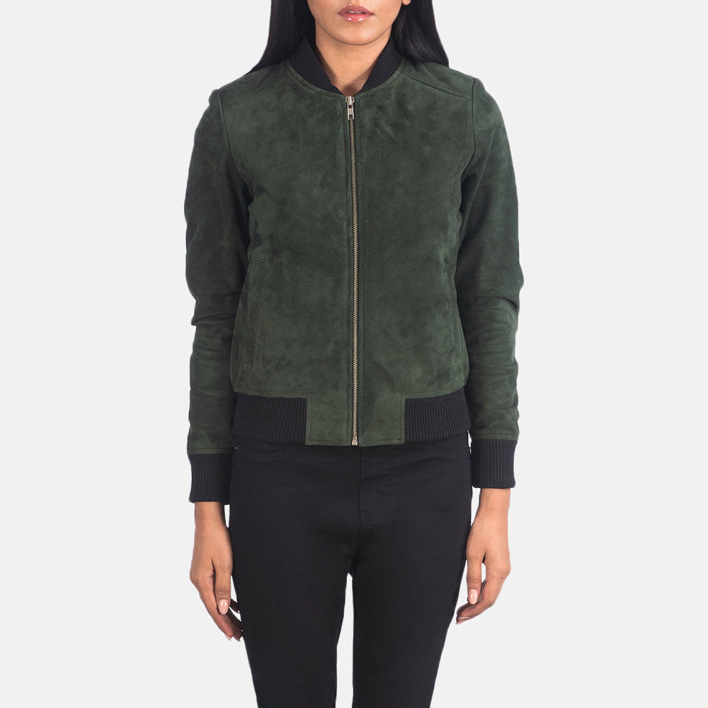 Close-Up Detail of Varsity - Rib Knit &amp; Zipper with Wind Flap Hardware on Women's Bliss Verde Suede Blusão Bomber de Couro para Mulher