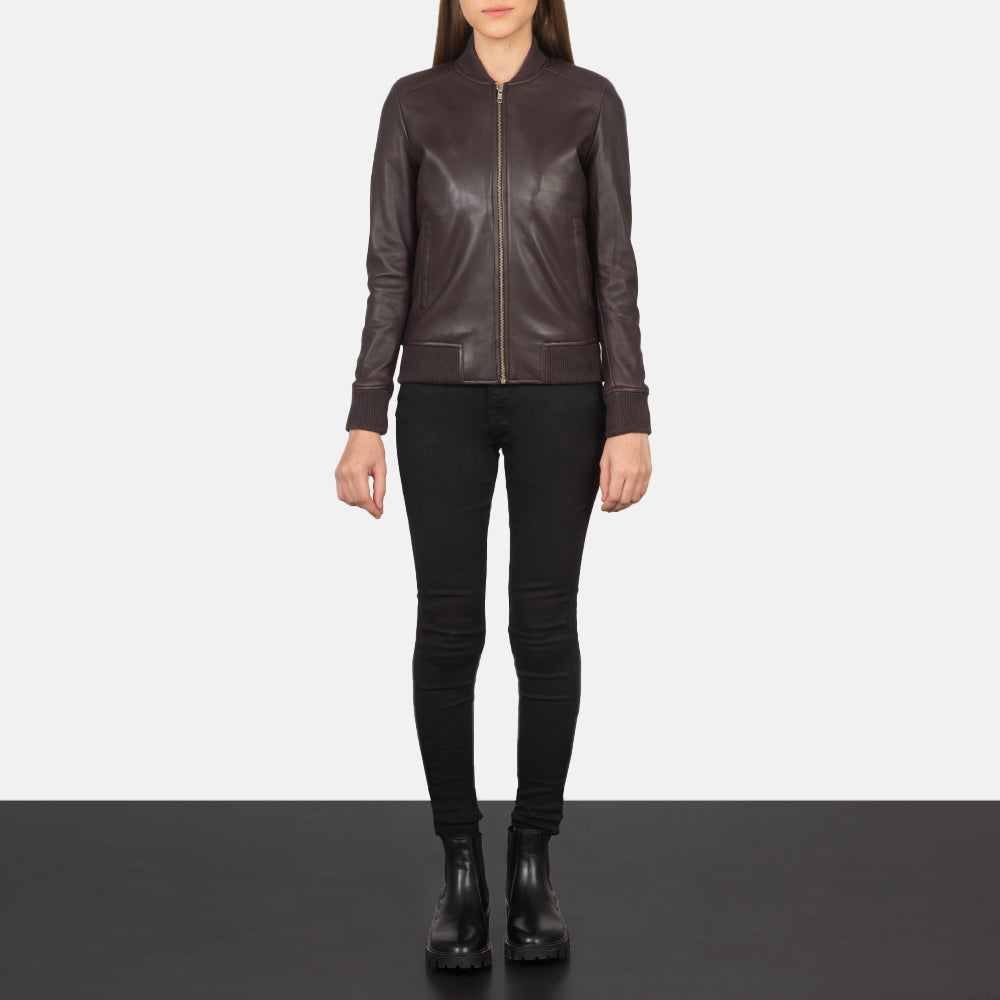 Women's Bliss Bordô Blusão Bomber de Couro para Mulher - Lateral Side Profile View Showing Sleeve Cut &amp; Athletic Taper Fit