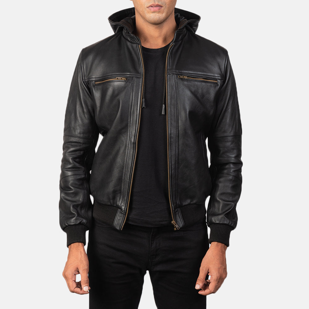 
Bouncer Biz Black Leather Hooded Bomber Jacket in Black Cowhide Leather - Vista frontal e silhueta ajustada | Comprar online