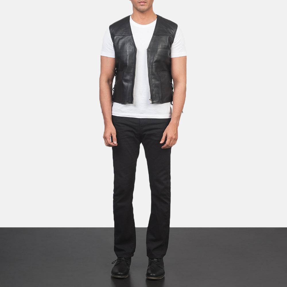 Men's Brandon Preto Colete de Couro para Homem - Lateral Side Profile View Showing Sleeve Cut &amp; Athletic Taper Fit