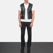 Men's Brandon Preto Colete de Couro para Homem - Lateral Side Profile View Showing Sleeve Cut &amp; Athletic Taper Fit