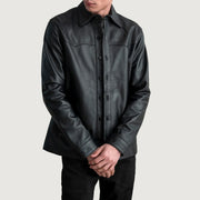 
Bronco Preto Leather Shirt para Homem in Black Sheepskin Leather - Vista frontal e silhueta ajustada | Comprar online