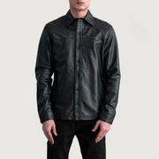 
Bronco Preto Leather Shirt para Homem - Vista lateral mostrando o corte ergonómico de mangas