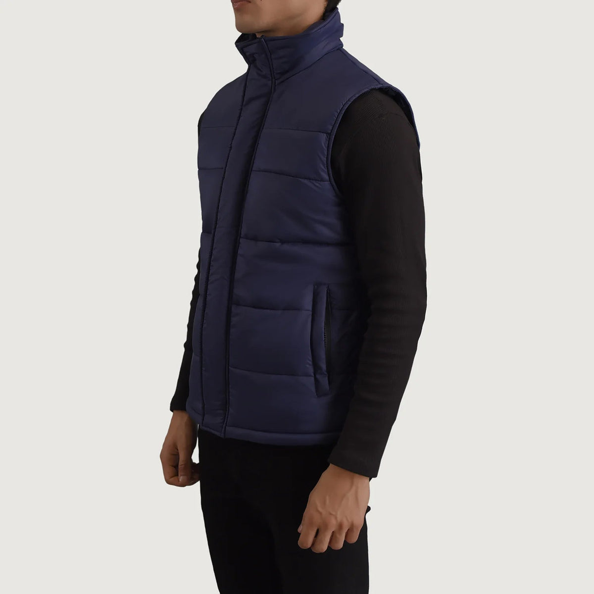 
Blue Full-Grain leather Vest - Vista traseira com ombros definidos e bainha impecável