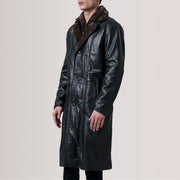 
Cai Preto Leather Shearling Casaco em Couro para Homem For Men - Vista lateral mostrando o corte ergonómico de mangas