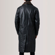 
Vista detalhada of Notch & Button Hardware on Cai Preto Leather Shearling Casaco em Couro para Homem For Men