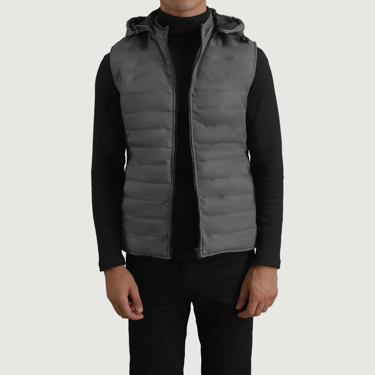 
Carlo Grey Colete acolchoado com capuz para Homem in Green Full-Grain Leather - Vista frontal e silhueta ajustada | Comprar online