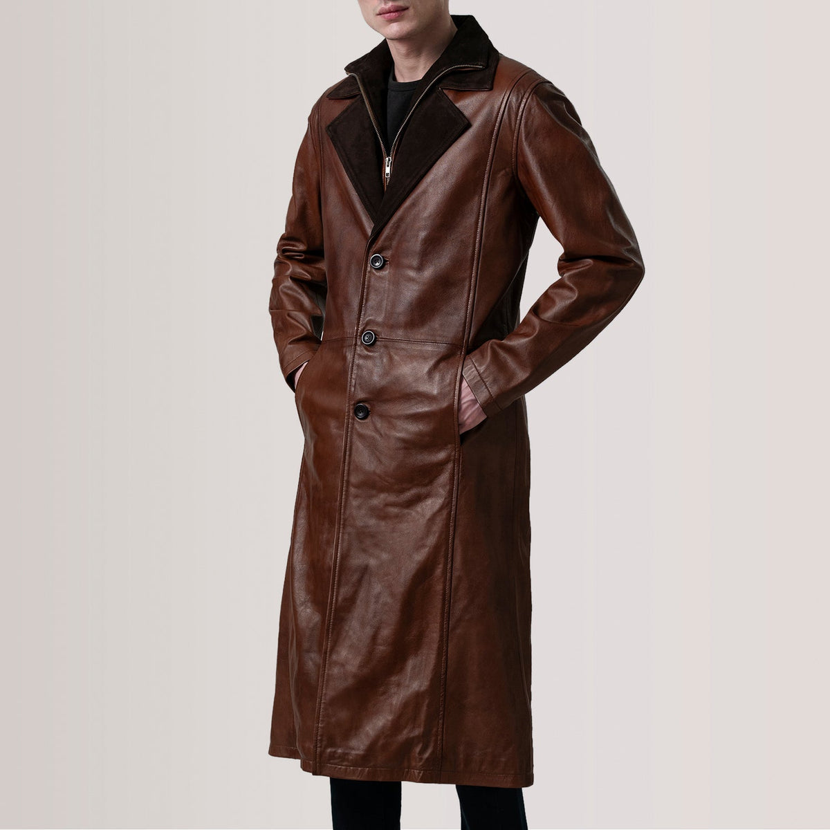 
Charlton Waxed Castanho Leather Single Breasted Casaco em Couro para Homem For Men - Vista lateral mostrando o corte ergonómico de mangas