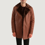 Close-Up Detail of Shirt &amp; Button Hardware on Men's Cinnamon Castanho Leather Fur Casaco de Couro para Homem