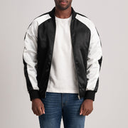 Clarke Preto Varsity Blusão de Couro para Homem - Lateral Side Profile View Showing Sleeve Cut &amp; Athletic Taper Fit
