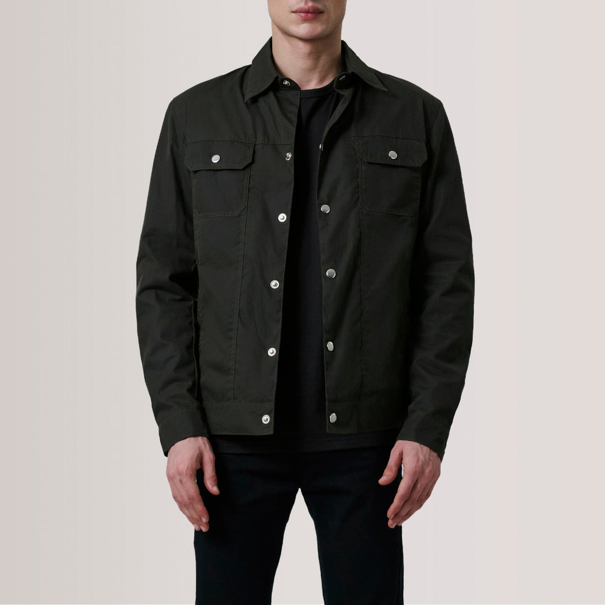 Colberto Olive Waxed Canvas Trucker Blusão de Couro para Homem For Men in Olive Waxed Cotton Canvas - Front Profile View &amp; Tailored Silhouette | Buy Online