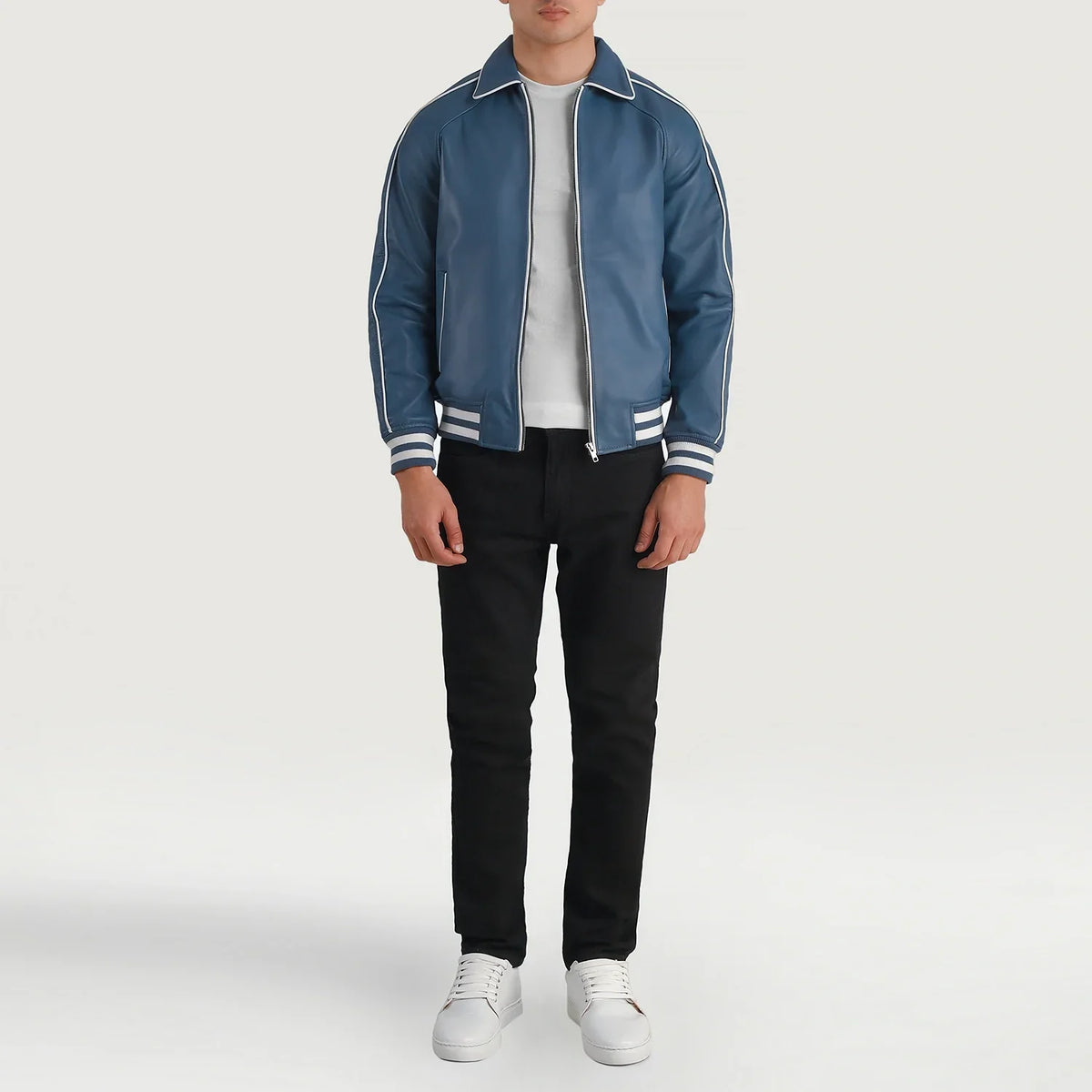 Cooper Azul Leather Varsity Blusão de Couro para Homem - Lateral Side Profile View Showing Sleeve Cut &amp; Athletic Taper Fit