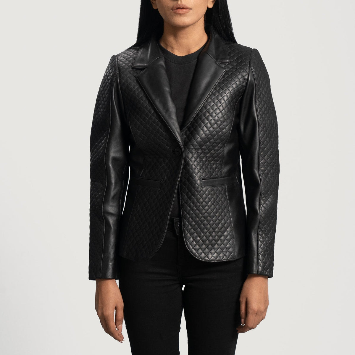 Women's Cora Acolchoado Preto Blazer de Couro de Couro para Mulher in Black Sheepskin Leather - Front Profile View &amp; Tailored Silhouette | Buy Online