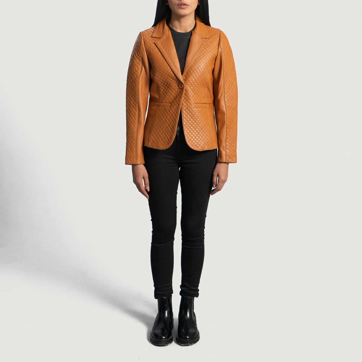Women's Cora Acolchoado Castanho Blazer de Couro de Couro para Mulher - Lateral Side Profile View Showing Sleeve Cut &amp; Athletic Taper Fit