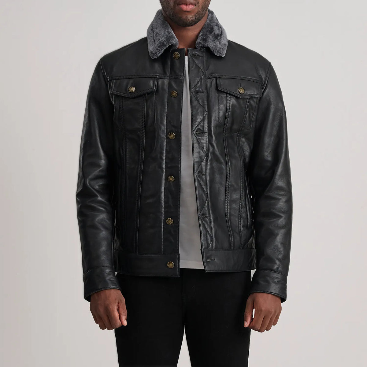 Dallis Preto Leather Shearling Trucker Blusão de Couro para Homem in Black Sheepskin Leather - Front Profile View &amp; Tailored Silhouette | Buy Online