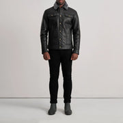 Dallis Preto Leather Shearling Trucker Blusão de Couro para Homem - Lateral Side Profile View Showing Sleeve Cut &amp; Athletic Taper Fit