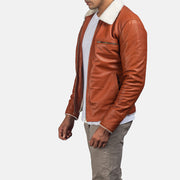 Close-Up Detail of Shirt &amp; Zipper Hardware on Men's Dan Frost Castanho Claro Casaco com Carneira para Homem