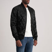 
Danson Acolchoado Preto Varsity Jaqueta de Couro para Homem - Vista lateral mostrando o corte ergonómico de mangas