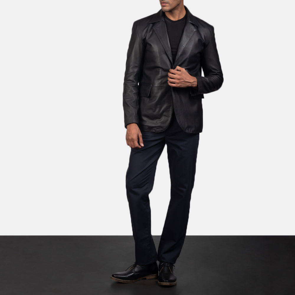 Men's Daron Preto Blazer de Couro de Couro para Homem - Lateral Side Profile View Showing Sleeve Cut &amp; Athletic Taper Fit