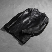 Styled Fit Perspective of Men's Daron Preto Blazer de Couro de Couro para Homem on Model - Natural Daylight Drape