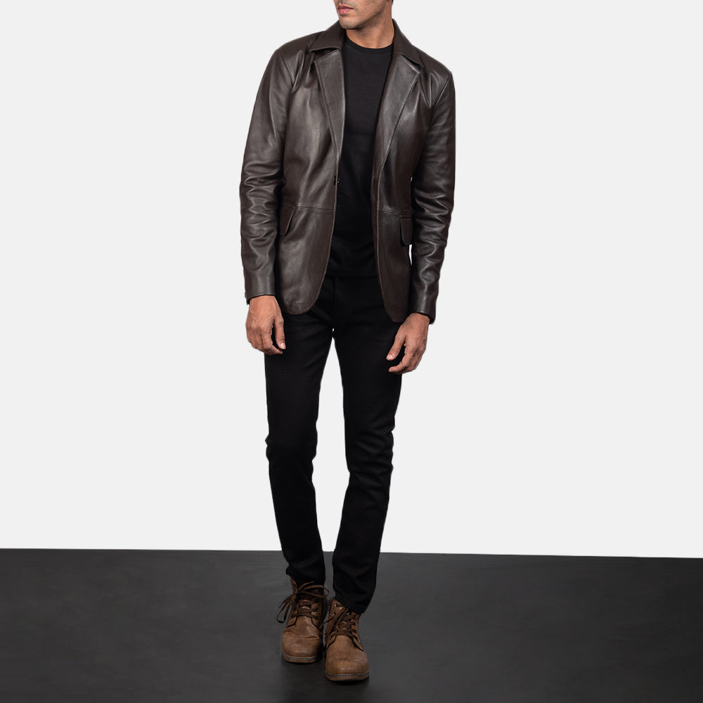 Daron Castanho Blazer de Couro de Couro para Homem - Lateral Side Profile View Showing Sleeve Cut &amp; Athletic Taper Fit