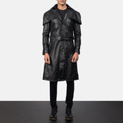 
Black Cowhide Leather Trench Coat - Vista traseira com ombros definidos e bainha impecável