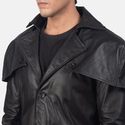 
Vista detalhada of Classic Collar & Buttons + Belt Hardware on Deux Preto Leather Duster para Homem