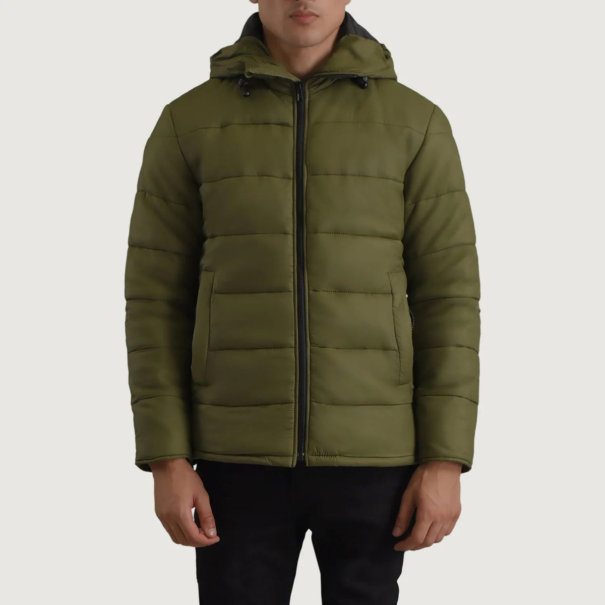 
Erico Verde Hooded Puffer Jaqueta de Couro para Homem in Green Full-Grain Leather - Vista frontal e silhueta ajustada | Comprar online