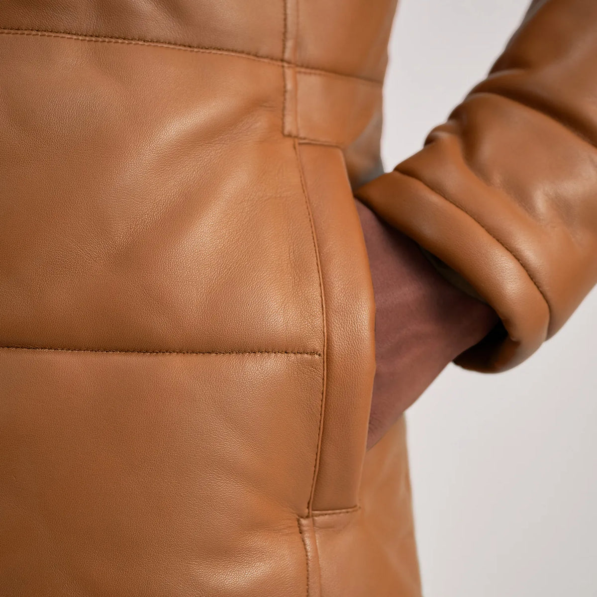 
Floyd Casaco em Couro Caramelo Puffer Jaqueta de Couro para Homem – alternate product view 6