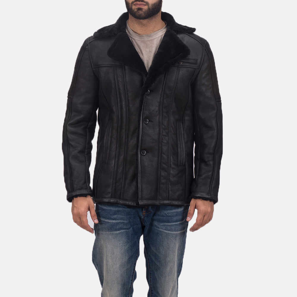 Men's Furcliff Double Face Shearling Casaco de Couro para Homem - Lateral Side Profile View Showing Sleeve Cut &amp; Athletic Taper Fit