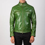 
Gatsby Quilted Green Leather Biker Jacket - Vista lateral mostrando o corte ergonómico de mangas