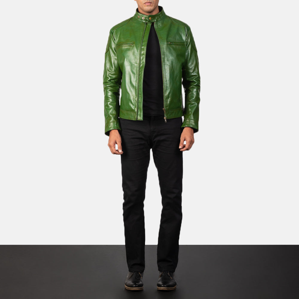 
Vista detalhada of Band with snap buttons & Zipper Hardware on Gatsby Quilted Green Leather Biker Jacket