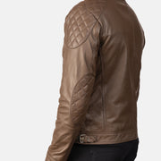 
Vista interior Showing Quilted Polyester Lining & Dois bolsos interiores funcionais