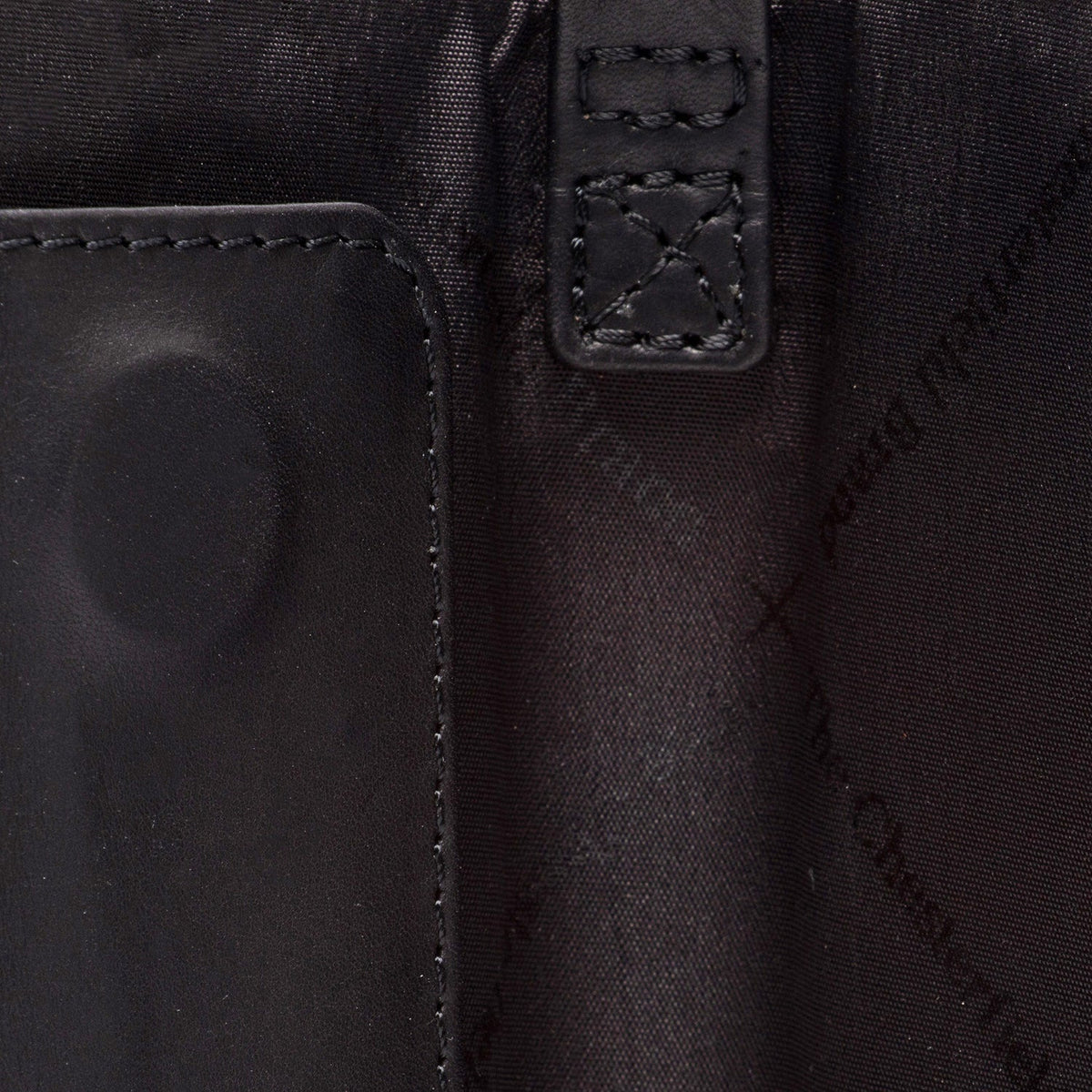 Styled Fit Perspective of Glasses Case Maplewood para Mulher on Model - Natural Daylight Drape