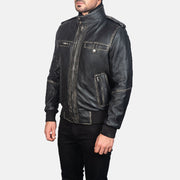 
Black Cowhide Leather Bomber Jacket - Vista traseira com ombros definidos e bainha impecável