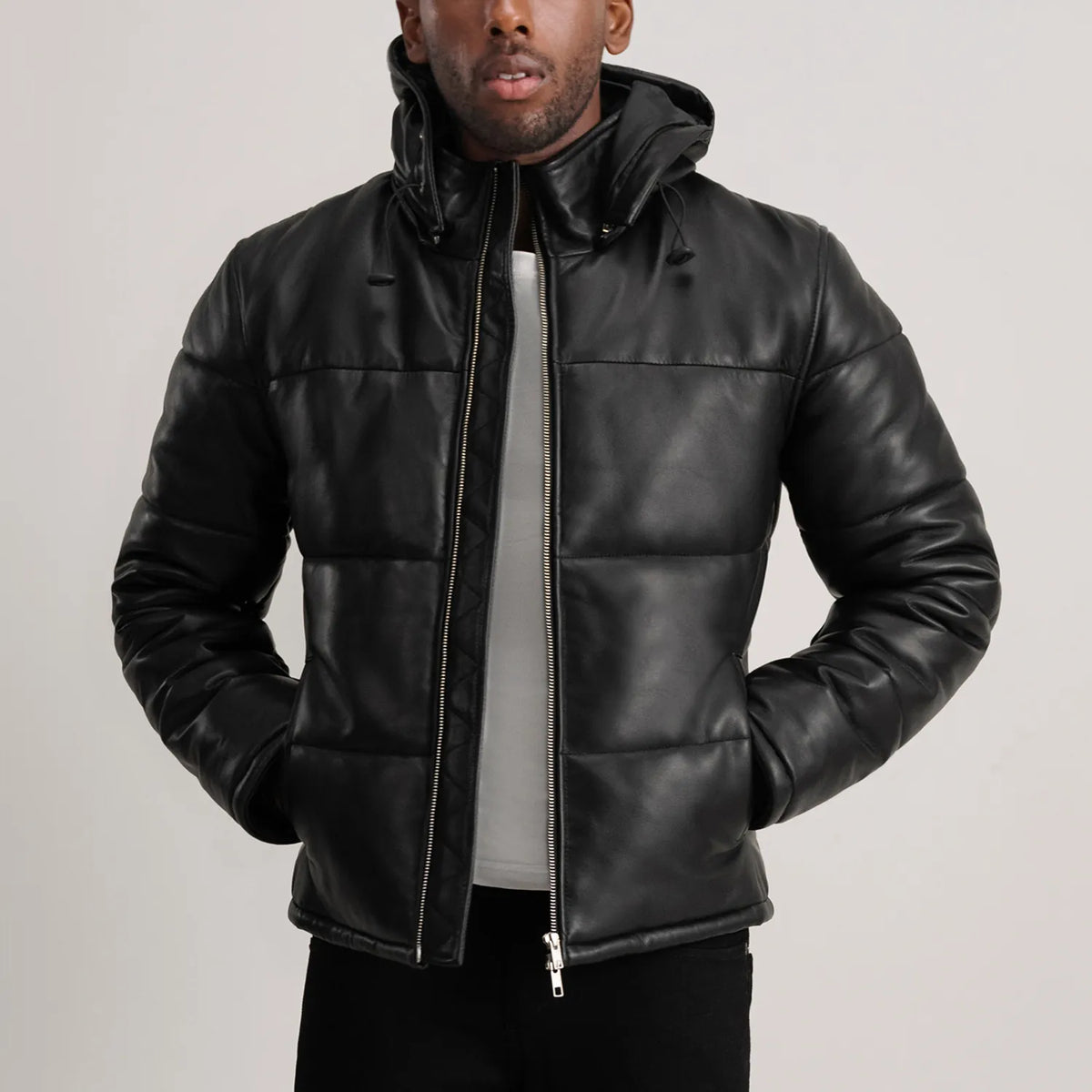 
Gordon Tan Hooded Leather Puffer Jacket in Tan Brown Sheepskin Leather - Vista frontal e silhueta ajustada | Comprar online