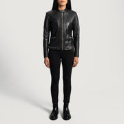 Close-Up Detail of Band with snap button &amp; Zipper Hardware on Women's Haley Ray Preto Blusão Biker de Couro para Mulher