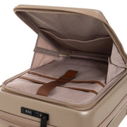 
Vista interior Showing Quilted Viscose Lining & Dois bolsos interiores funcionais