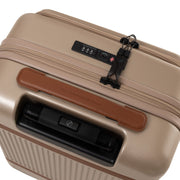 
Perspetiva vestida de Hand Luggage Suitcase Front Pocket Zuna para Mulher para Mulher no modelo com caimento natural à luz do dia