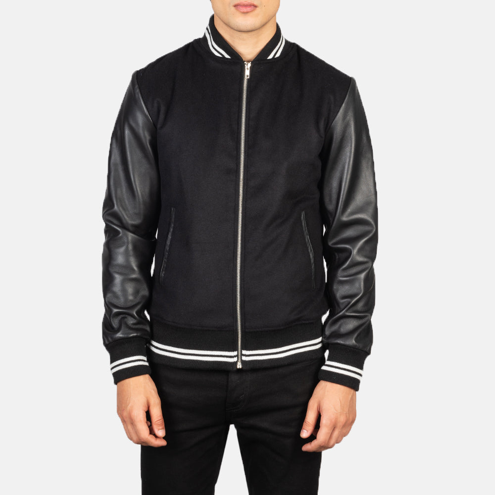 Harrison Preto Hybrid Varsity Blusão de Couro para Homem - Lateral Side Profile View Showing Sleeve Cut &amp; Athletic Taper Fit