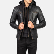 
Vista detalhada of Band with Snap Button & Zipper Hardware on Hector Preto Hooded Jaqueta Biker de Couro para Homem