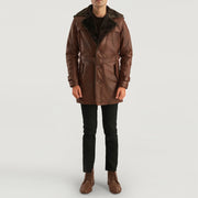 
Vista detalhada of Notch & Button Hardware on Hunter Distressed Castanho Fur Casaco em Couro para Homem