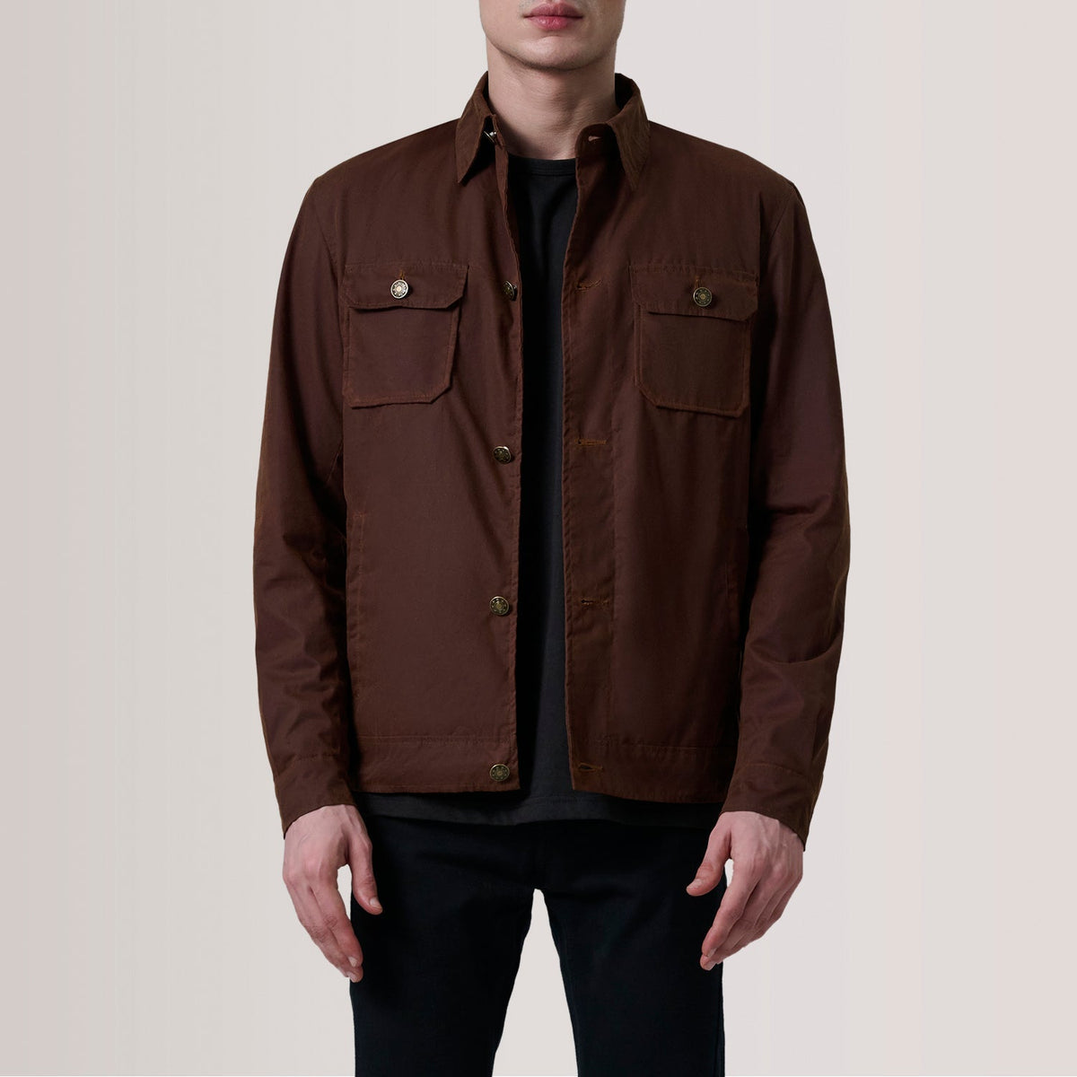 Irwin Castanho Waxed Canvas Field Blusão de Couro para Homem For Men in Brown Waxed Cotton Canvas - Front Profile View &amp; Tailored Silhouette | Buy Online
