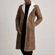 
Kolby Distressed Brown Shearling Long Coat in Distressed Brown Sheepskin Snuffed - Vista frontal e silhueta ajustada | Comprar online
