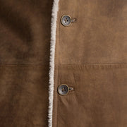 
Vista detalhada of Notch & Button Hardware on Kolby Distressed Brown Shearling Long Coat
