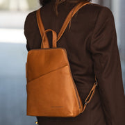 Claire Full-Grain Leather Backpack para Mulher – alternate product view 2